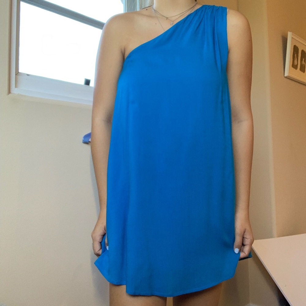 Incredible off the shoulder dress